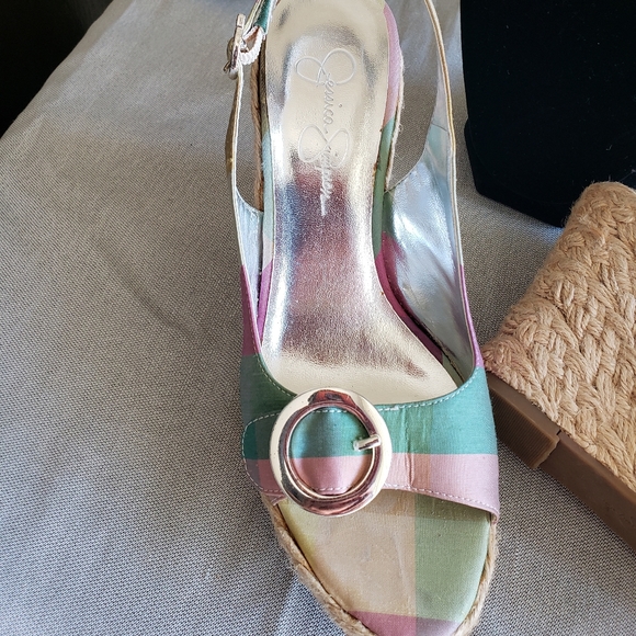 Jessica Simpson - Picture 2 of 3